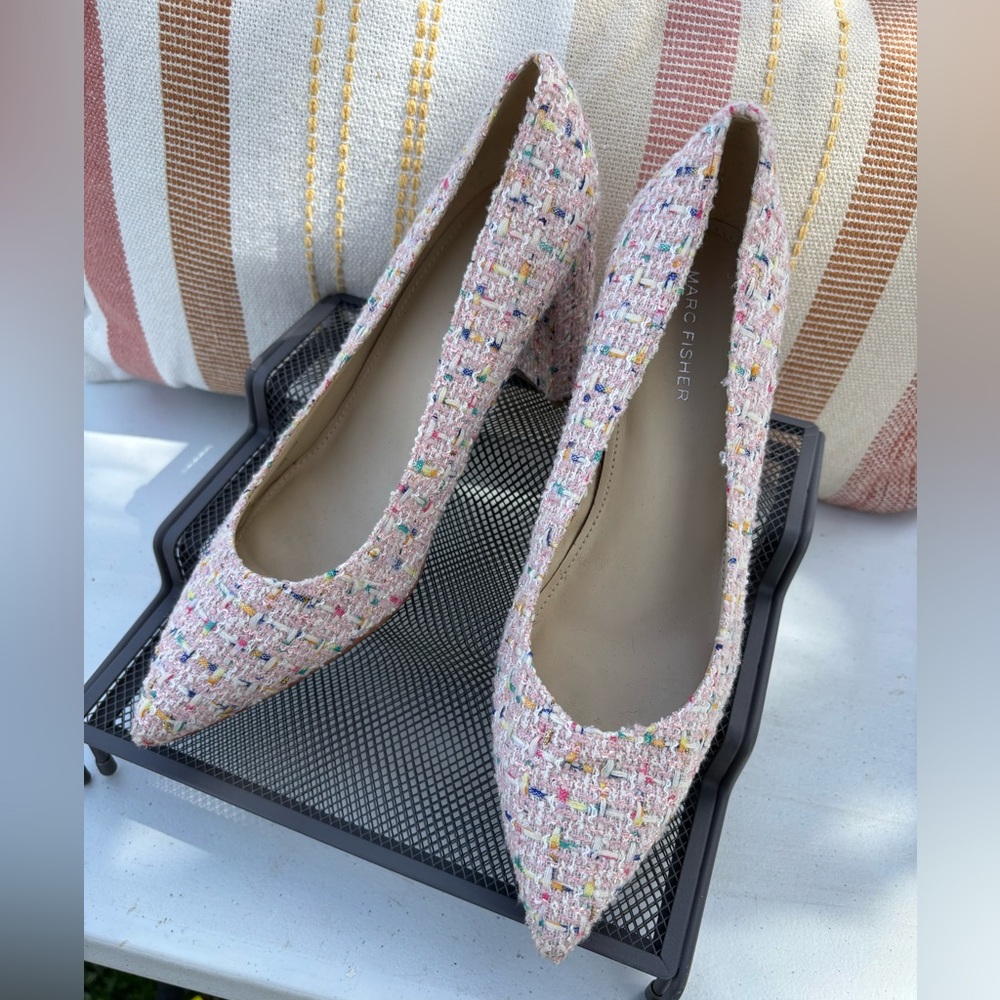 Marc Fisher Great Condition Pink Tweed